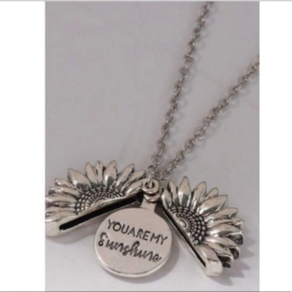 ☀️Silver Sunshine Pendant Necklace☀️